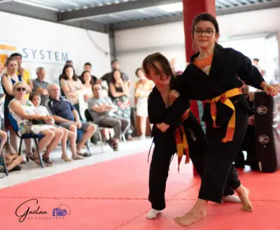 Prendre une adhésion et renouveler son inscription à la Fédération Francombat pour faire de la compétition