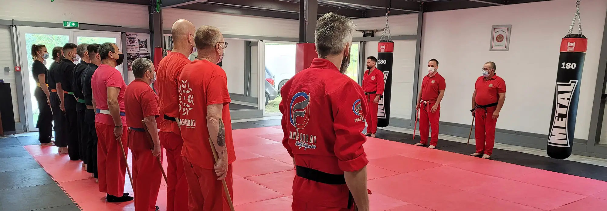 Adhesion et Inscription au Francombat, pour rejoindre un esprit de cohésion, tout en apprenant les réflèxes de Self défense